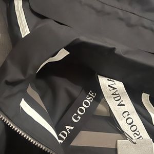 Men’s lumen trench Canada goose